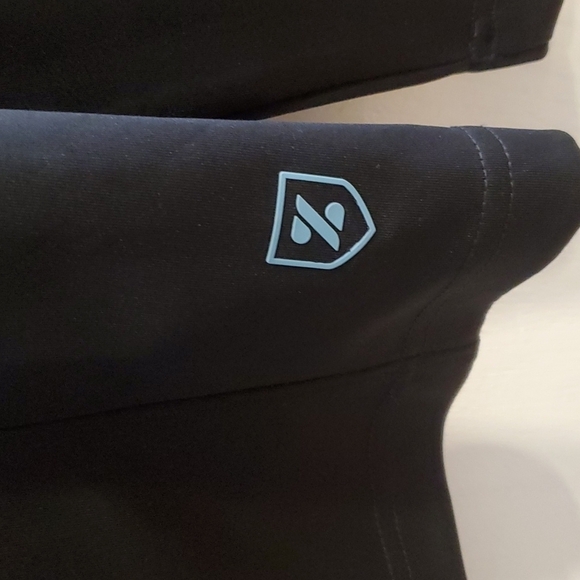 Zusa Black Influencer Quarter Pullover S NWT *flaw zipper - Picture 7 of 9